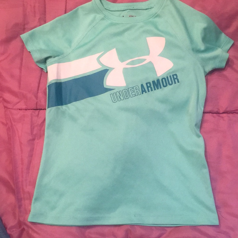 Girls Under Armour shirt